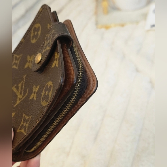 🔥🔥HOT DEAL🔥 🔥Authentic Louis Vuitton Wallet 🔥 - Picture 7 of 15